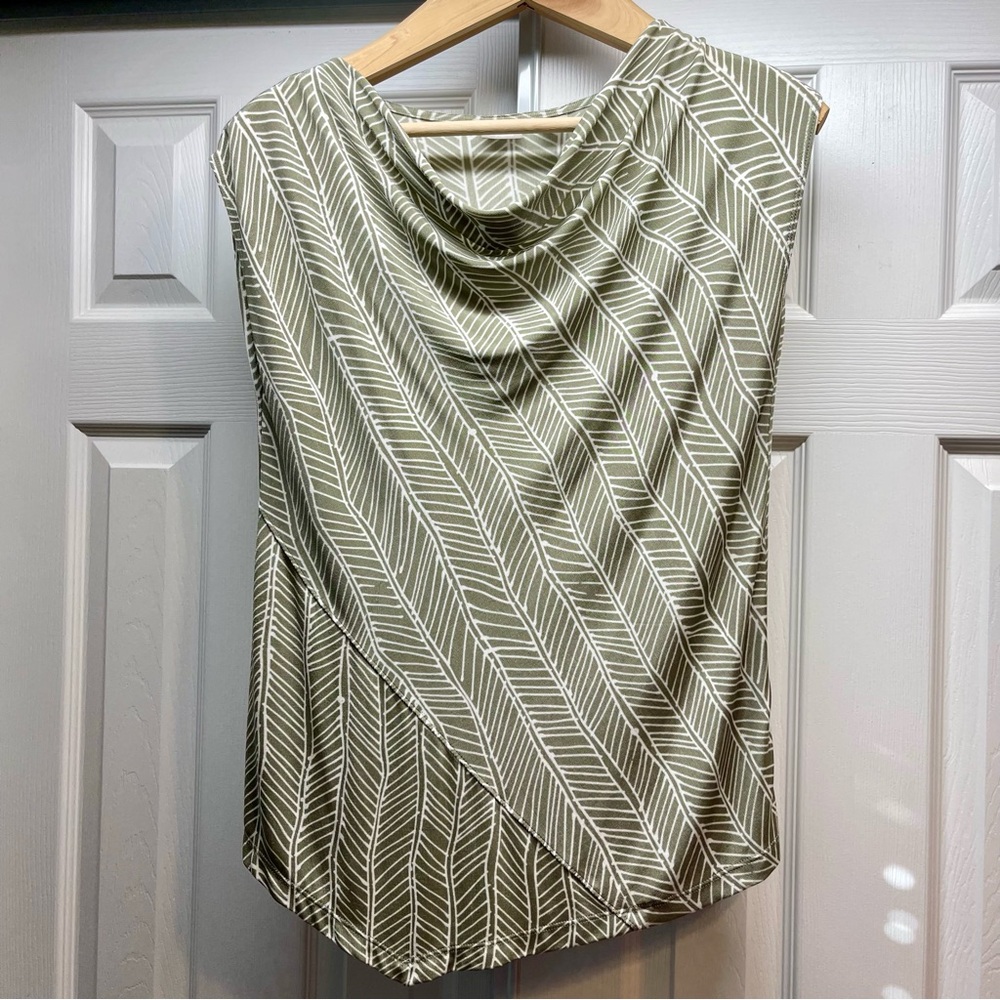 Chico’s Women’s Sz 1 US Size 8/10 Printed Drape-neck Top Sleeveless Wrinkle Free